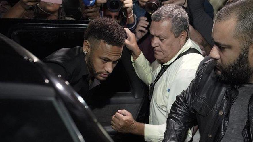 La justicia brasileña prorroga la investigación sobre la supuesta violación de Neymar