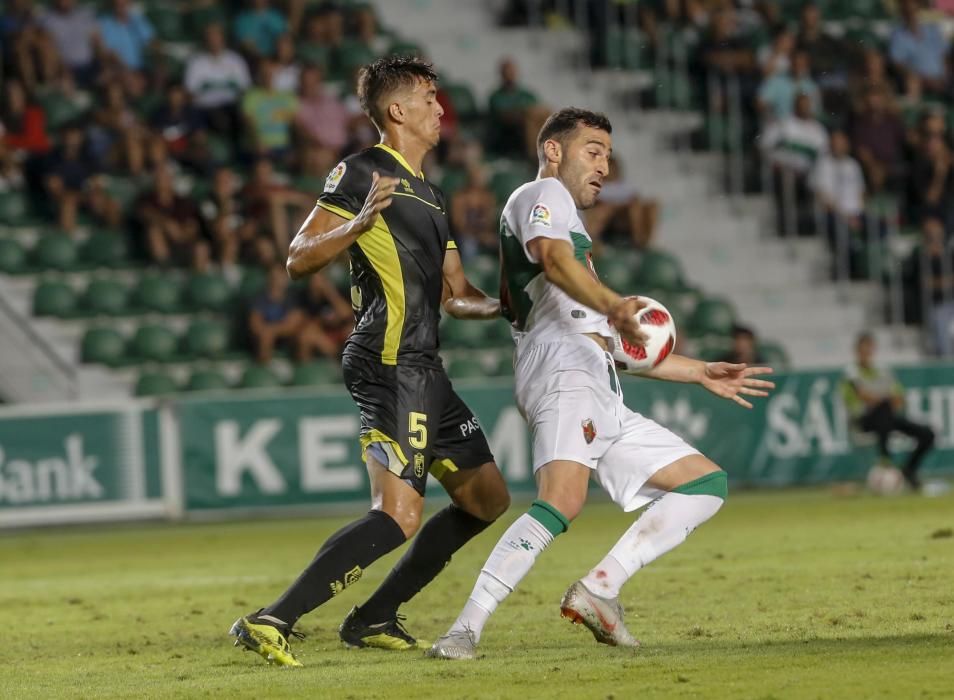 El Elche ahoga las penas de la Liga en la Copa (2-1)