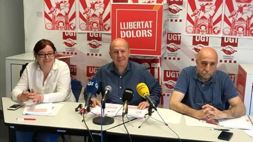 El secretari general de la UGT, Xavier Casas, al centre.