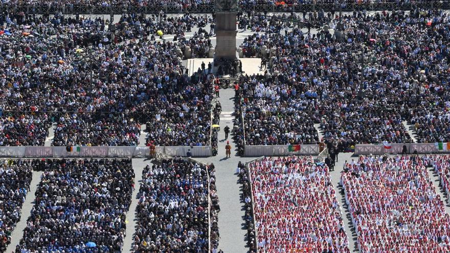 Así fue el emotivo recorrido del papa Francisco rumbo a su tumba en Roma