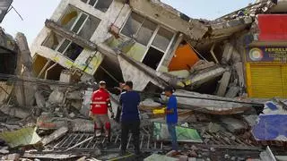 Colombia busca a supervivientes del terremoto