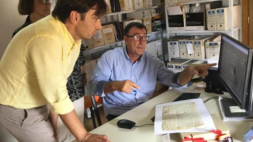 El vicepresident del Consell, Francesc Miralles, ha visitado hoy el proceso de digitalización en Campanet.