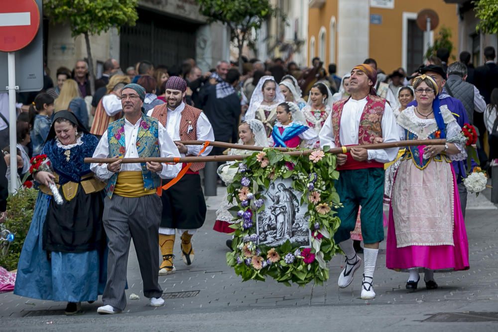 Miles de vileros veneran a Santa Marta