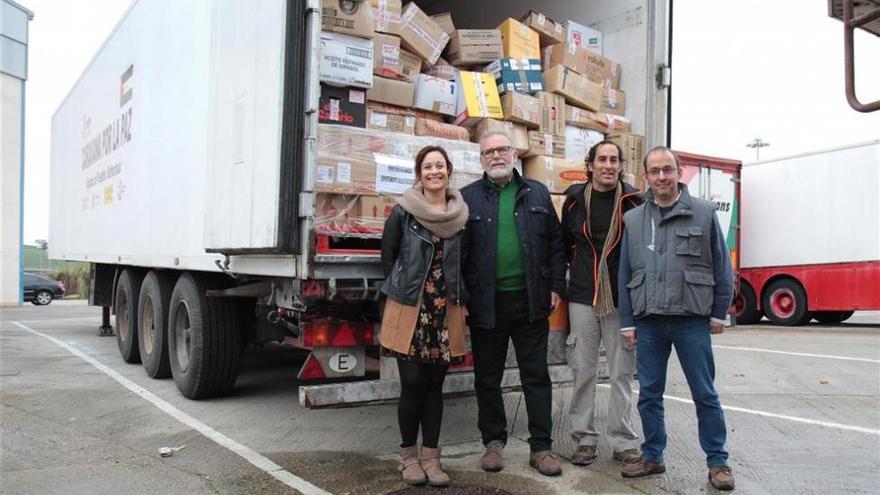 La Caravana por la Paz parte desde Córdoba hacia Argelia con 25.000 kilos de alimentos