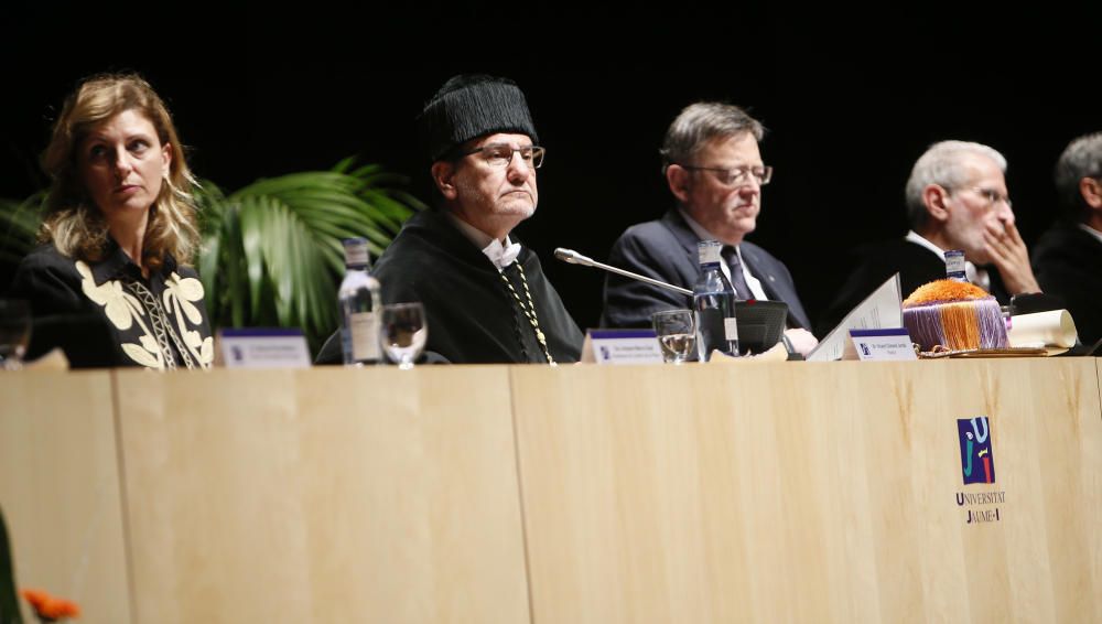 Jordi Garcés, investido doctor honoris causa por la UJI