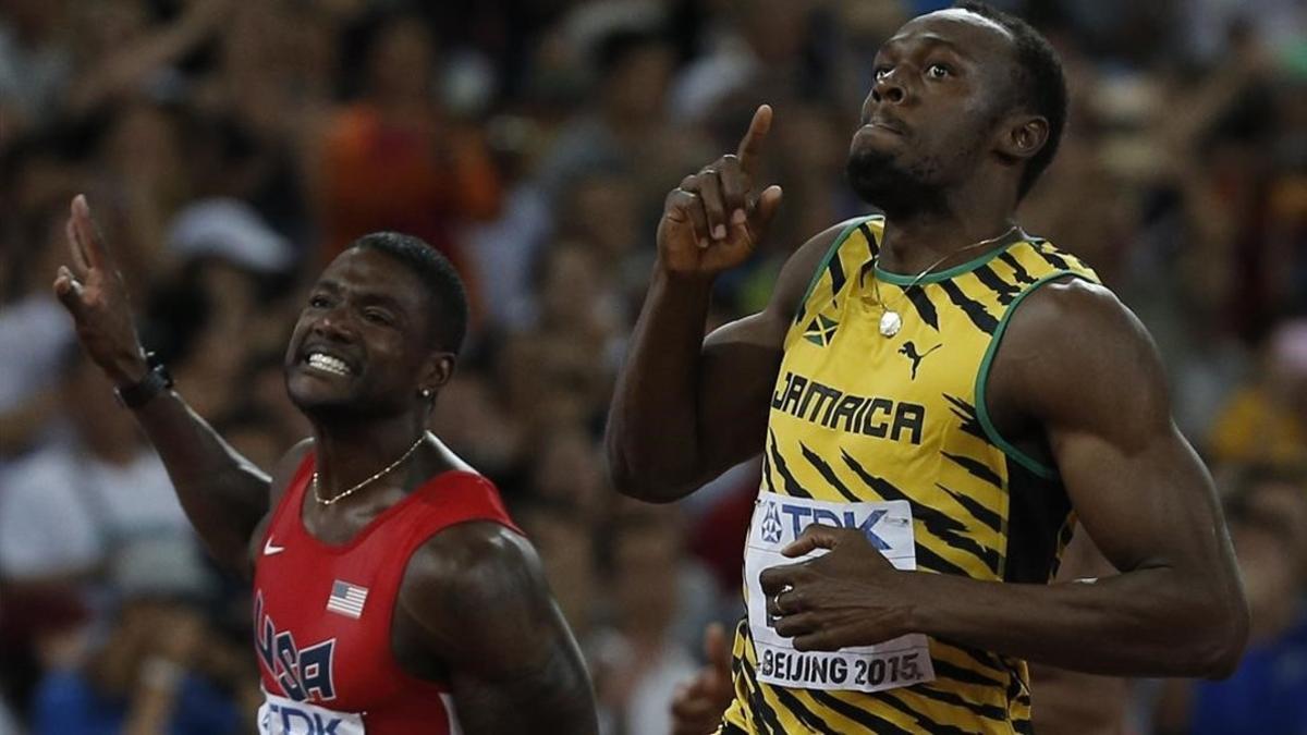 Bolt derrota a Gatlin en los 100 metros de los Mundiales de Pekín 2015.