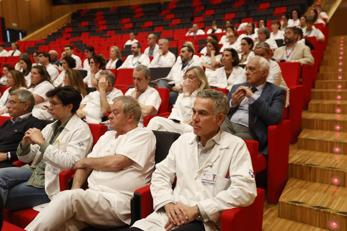 Salón de actos del HUCA, durante la entrega de reconocimientos.