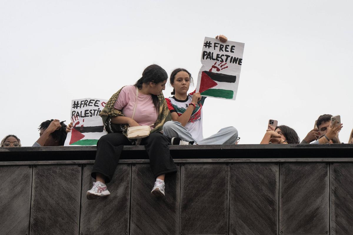 Binlerce protestocu, Filistin ve Filin Savunması için Barselona sokaklarına geri dönüyor