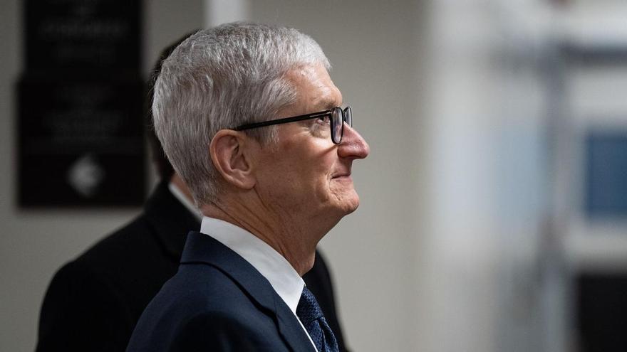 Apple destrona a Nvidia como empresa cotizada más valiosa del mundo