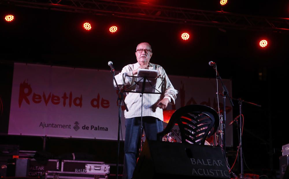 Los ‘dimonis’ hacen arder el Parc de la Mar durante la Revetla