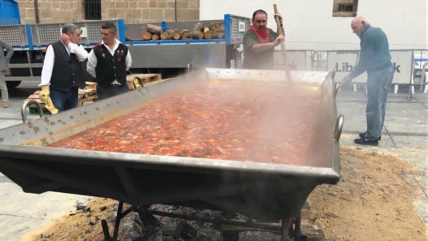 ¿Recuerdas con cuántos comensales logró Avilés el récord Guinness en la Comida en Calle?