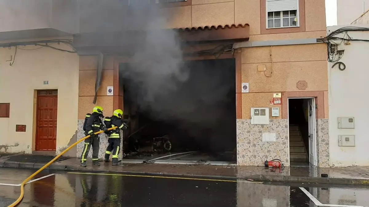 Muere al quemarse a lo bonzo tras estrellar el coche contra la vivienda de su expareja