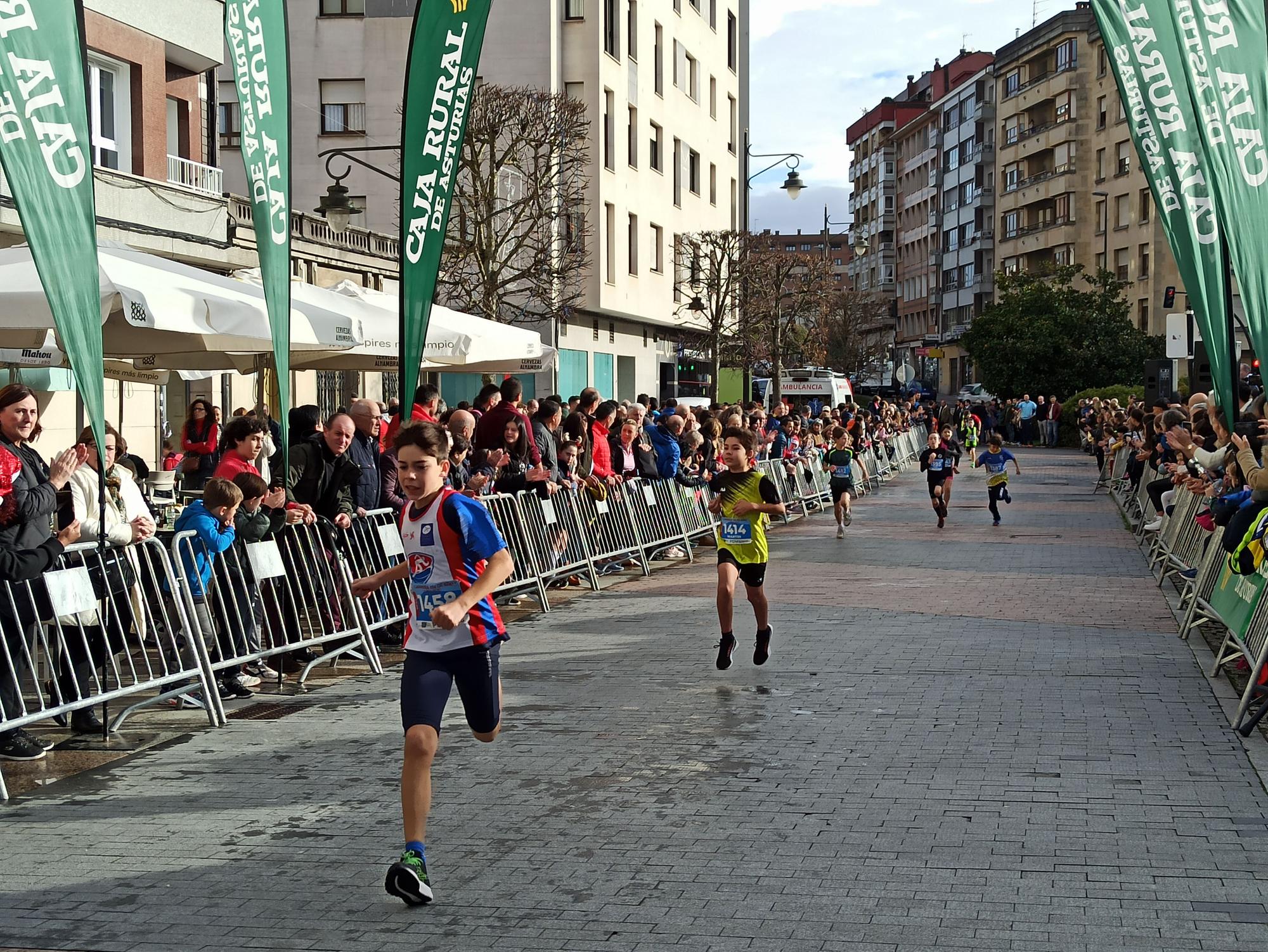 Casi 1.500 participantes disputan la carrera de Fin de Año de Pola de Siero