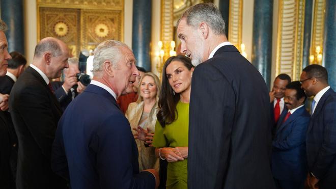 Recepción del rey Carlos de Gran Bretaña en el Palacio de Buckingham