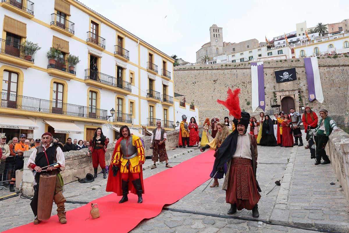 Todas las imágenes de la inauguración de la feria Eivissa Medieval