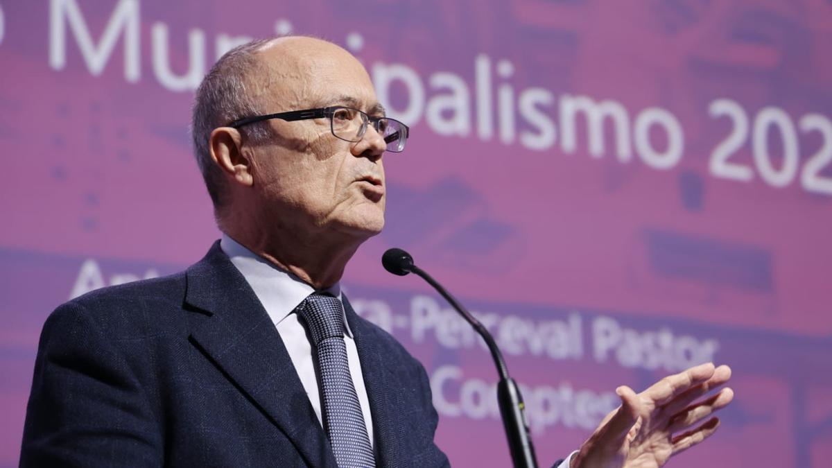 Antonio Mira-Perceval durante su intervención en el Foro de Municipalismo.