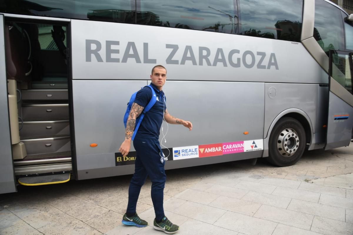 Espectacular recibimiento al Real Zaragoza en el partido contra el Numancia