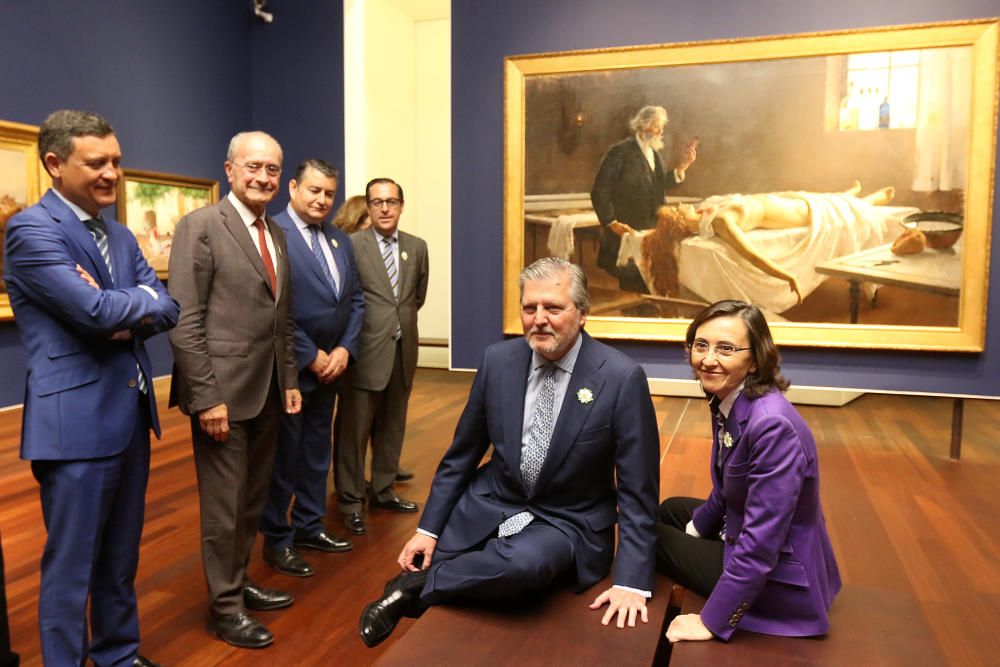 Íñigo Méndez de Vigo y Rosa Aguilar firman el acuerdo de cesión del Museo de Bellas Artes y Arqueológico de Málaga, que abrirá durante este 2016