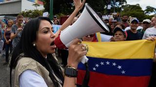 Los opositores inician una protesta para exigir el "cese de la usurpación" de Maduro