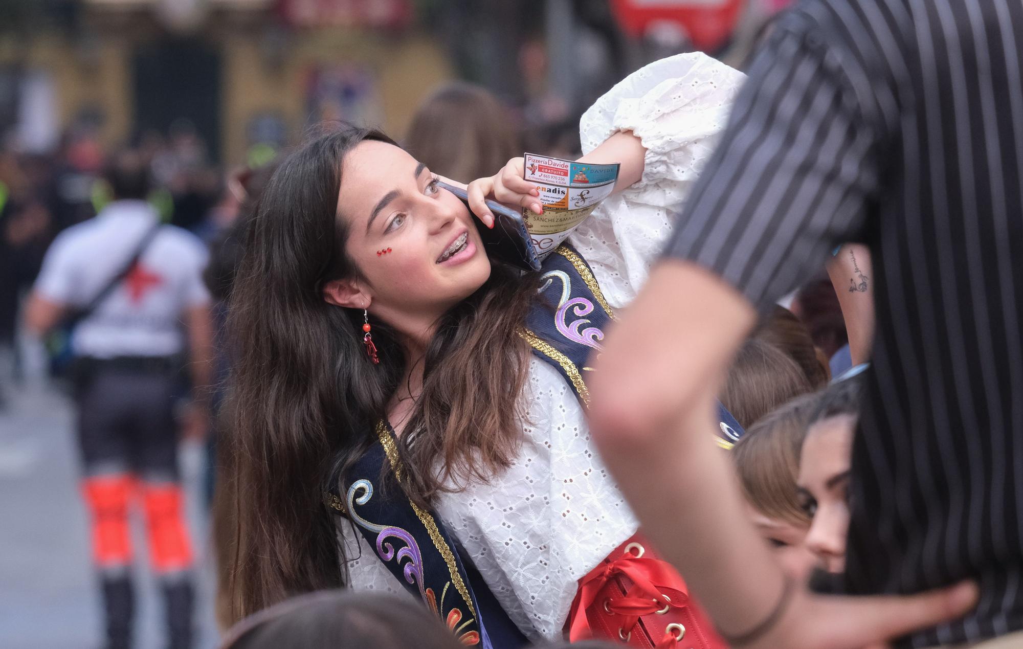 ¡Elda ya está en fiestas! Así ha sido la Entrada de bandas y el pasodoble "Idella"