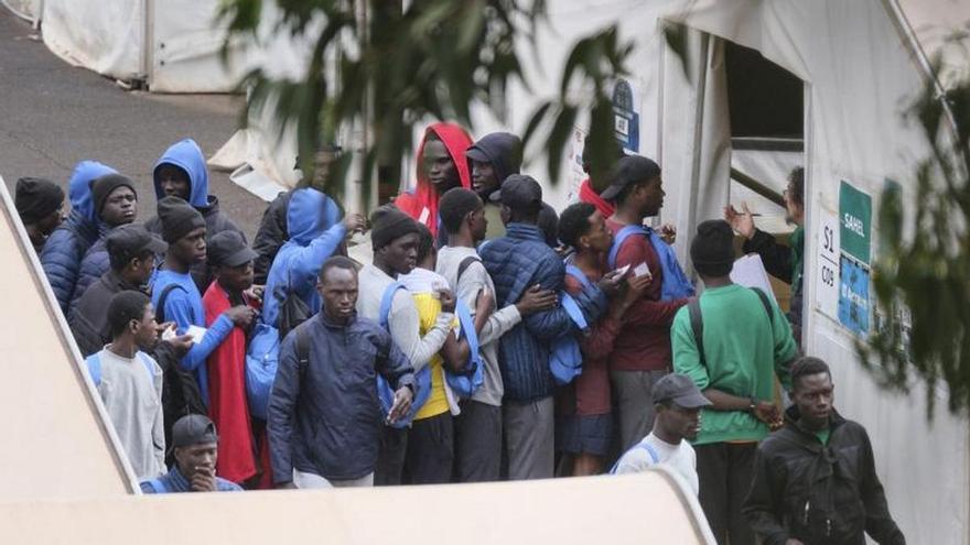 Un tentempié de café y tostada para migrantes por solo un céntimo en Canarias