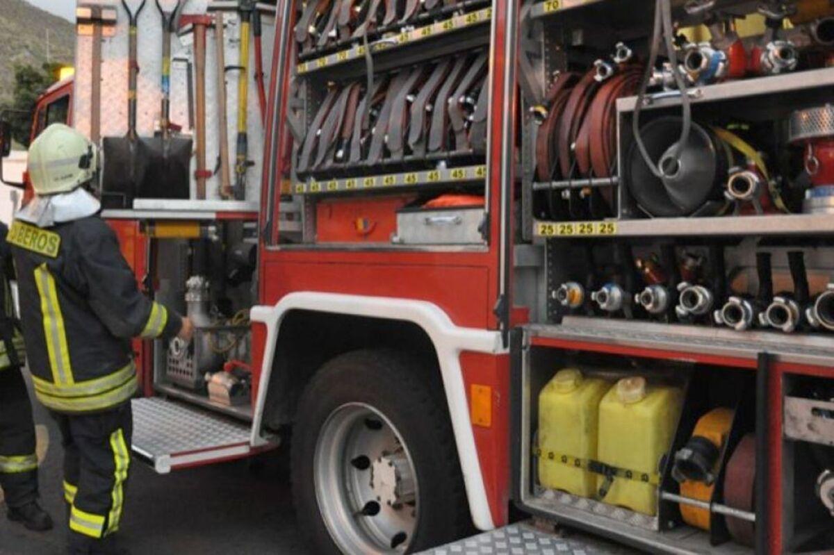 Bomberos de Tenerife en un incendio anterior.