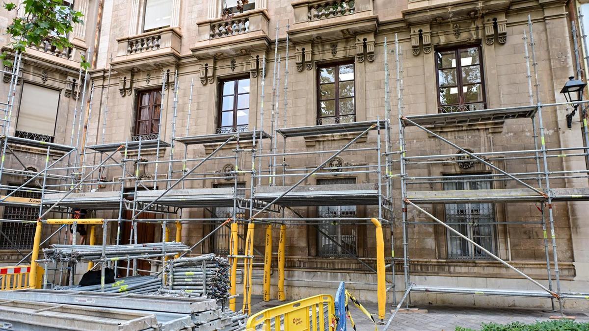 Rehabilitación de la antigua Casa de Socorro, en la plaza Santa Eulàlia.
