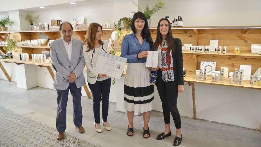 Entrega de premios en la tienda Lily&amp;White.