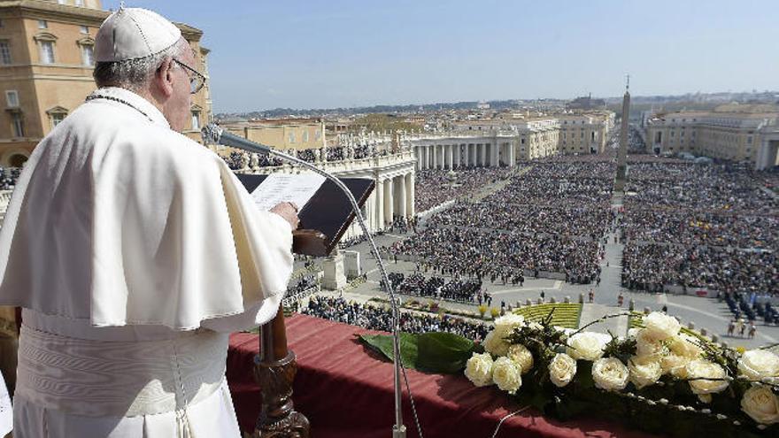 El Papa, ayer durante su mensaje de Pascua.