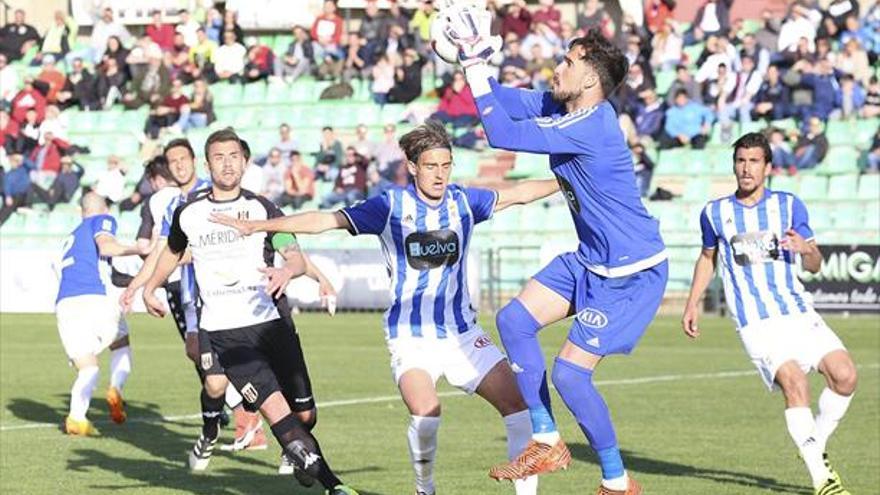 El Mérida no consigue la calma