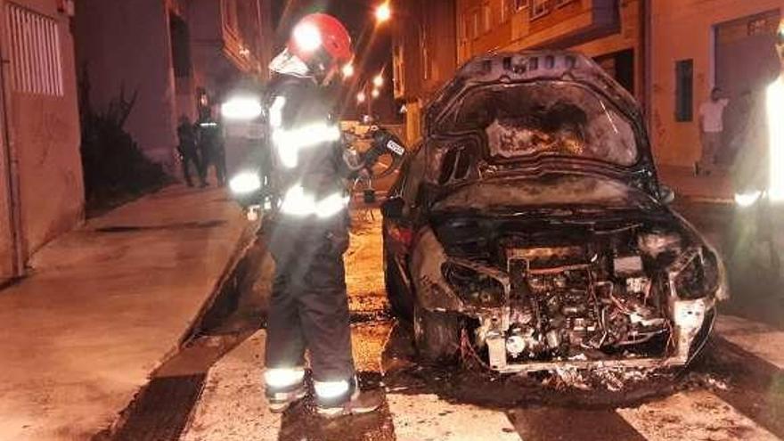 Estado en el que quedó el turismo siniestrado. // Cedida