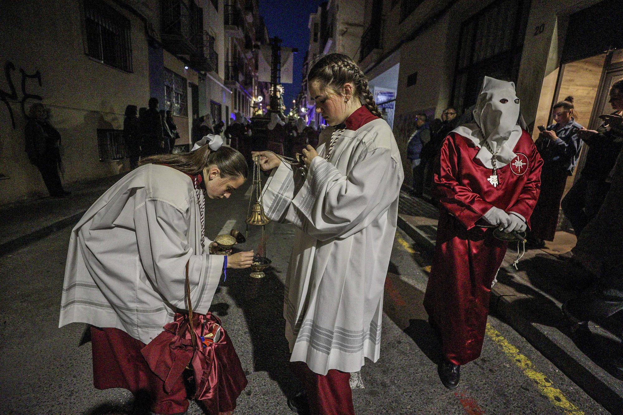 Procesiones Viernes Santo Nuestra Señora de la Soledad de Santa Maria y Hermandad Penitencial Mater Desolata Alicante