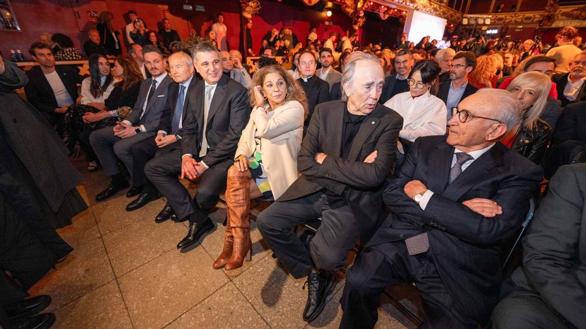 "Festas de Santa Eulália",  invitado de honor este año Joan Manuel Serrat que presentó Lolita Flores.