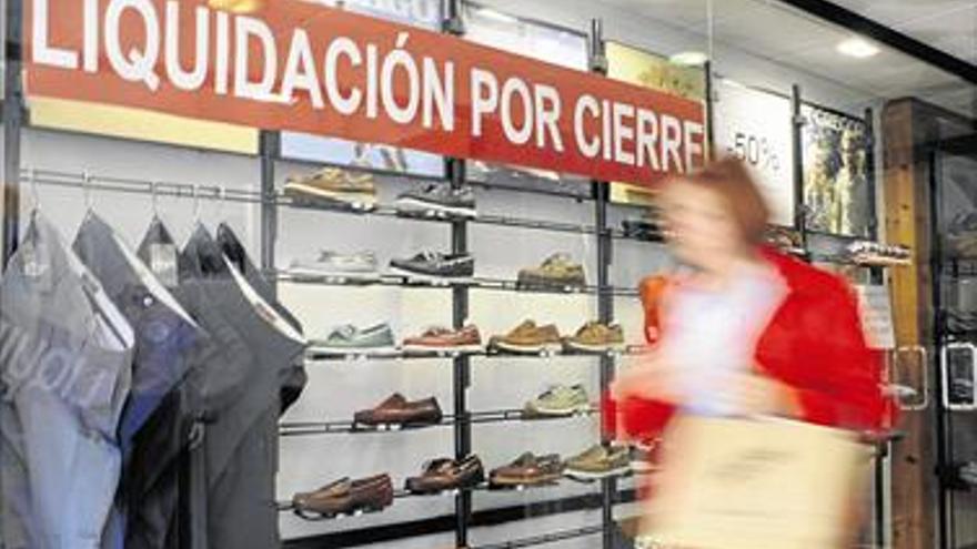 Castellón pierde 175 tiendas en un año pero gana 36 bares