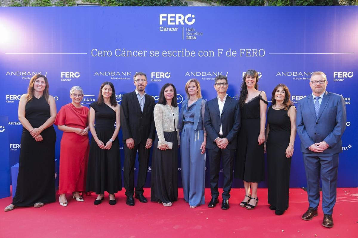 Mayán, con el resto de becados y responsables de la Fundación FERO, durante la gala celebrada en Barcelona.