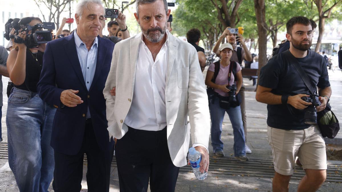 Sandro Rosell, expresidente del Barça, tras declarar por el Caso Negreira: “No voy a hablar. El show, otro día"