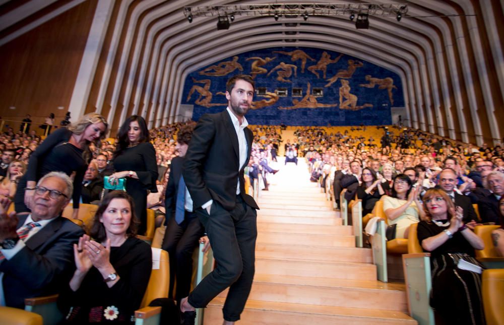 El diseñador Juan Vidal recibió el Premio de Sociedad