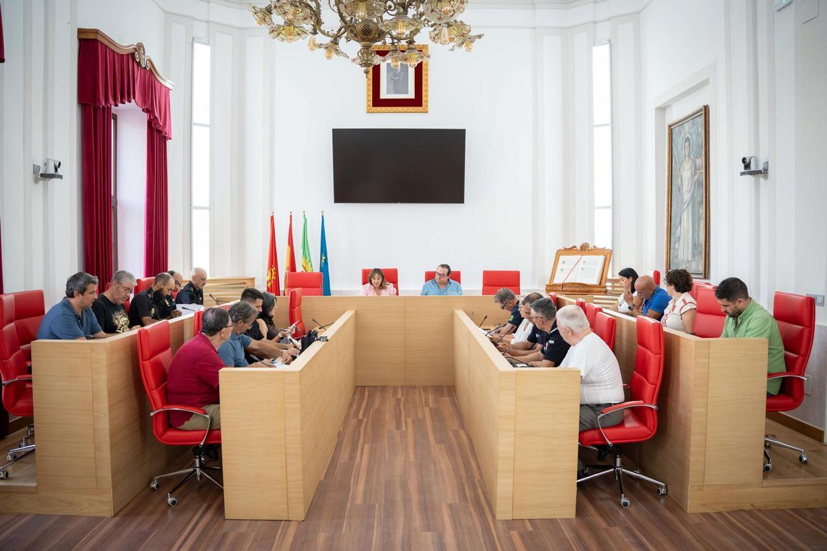 Reunión de la Mesa Técnica de Seguridad y Coordinación de la Feria de Mérida, en la que se ha ultimado el dispositivo especial para las fiestas de 2026.