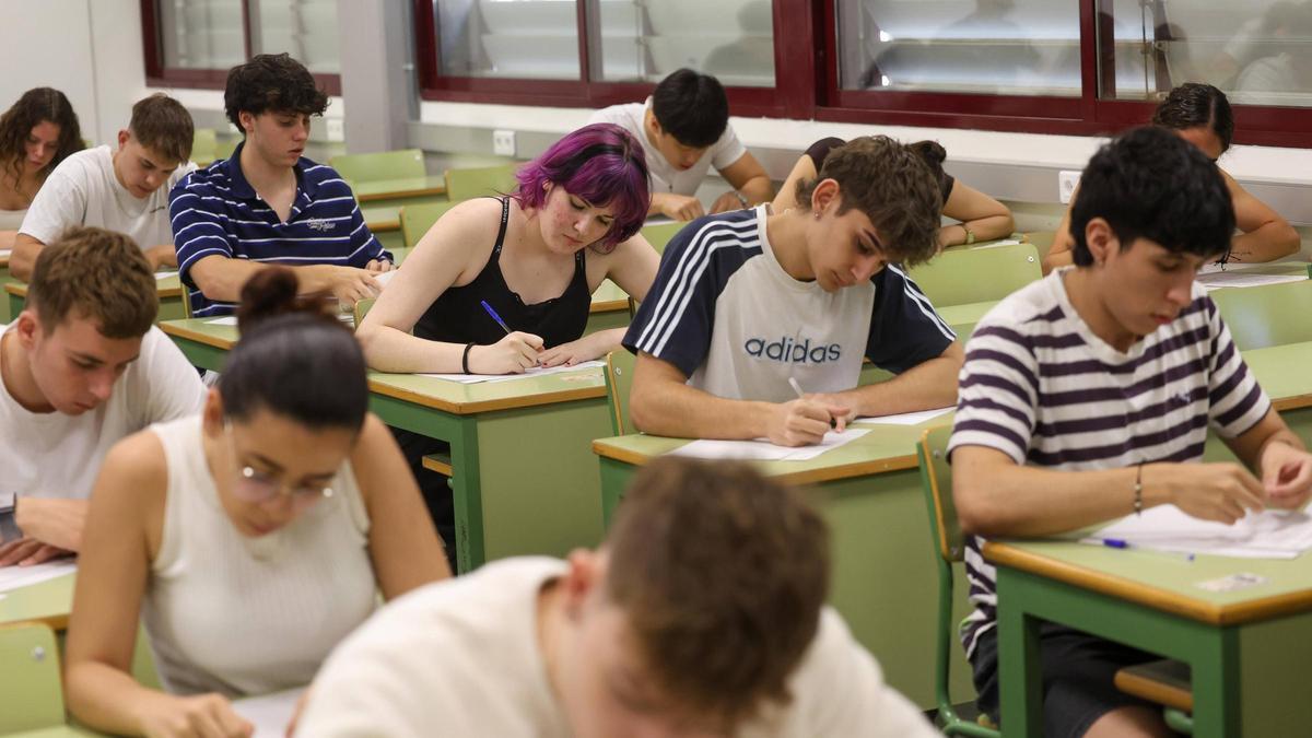Estudiantes valencianos en las Pruebas de Acceso a la Universidad 2025.