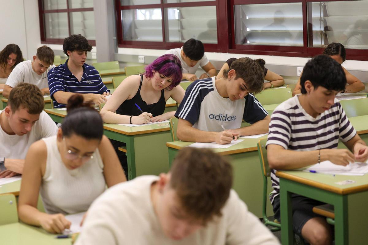Estudiantes valencianos en las Pruebas de Acceso a la Universidad 2025.
