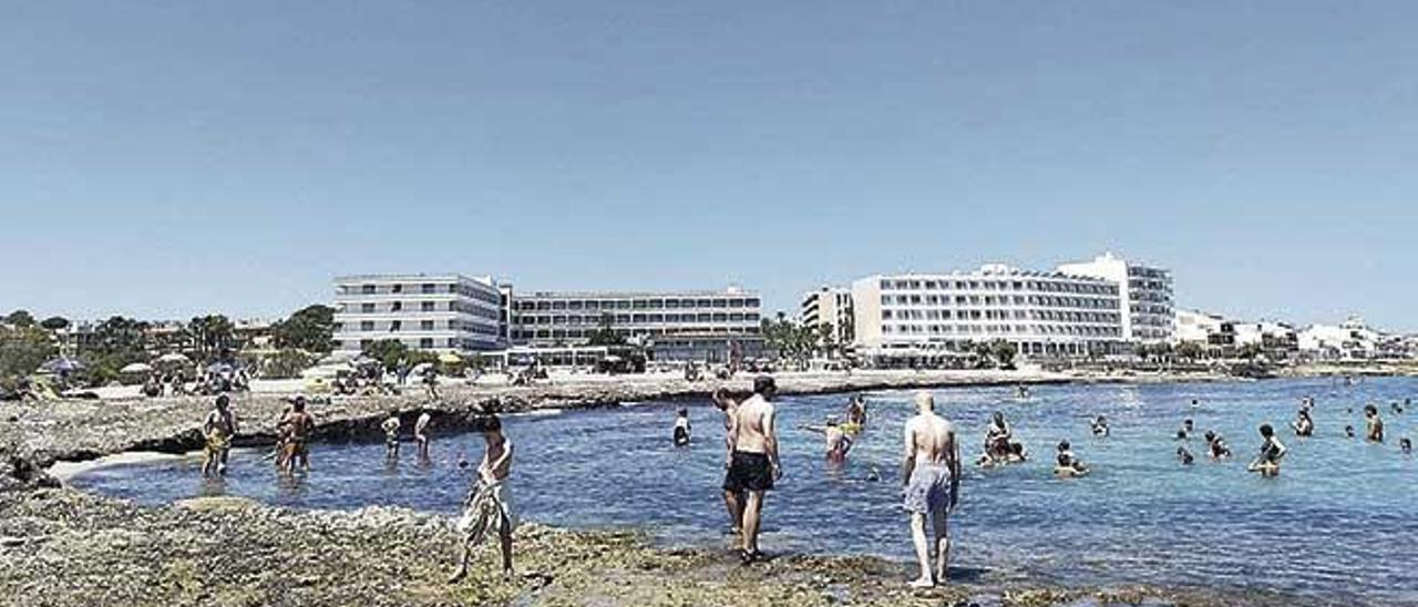 Una imagen reciente de la playa de Son Bauló, que contará con servicios la próxima semana.