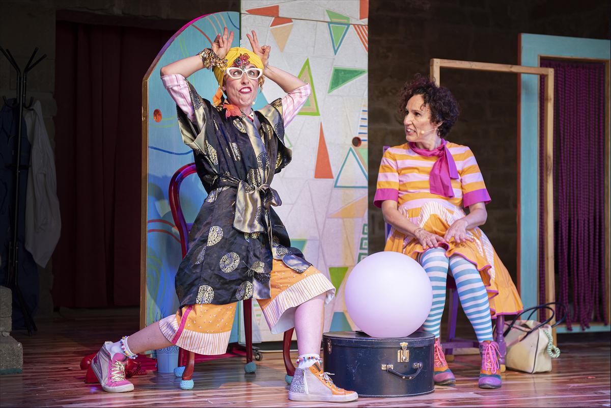 Anabel López y Susana de la Fuente durante su puesta en escena en 'Llámame Mary'.