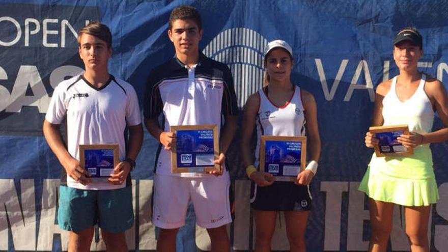 Campeones y finalistas del Valencia Promesas en el CD Saladar