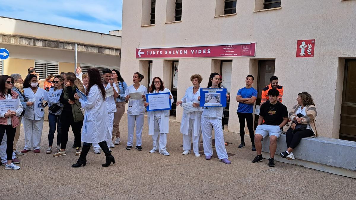 Los técnicos sanitarios de las Pitiusas protestan para conseguir el plus del área de difícil cobertura.