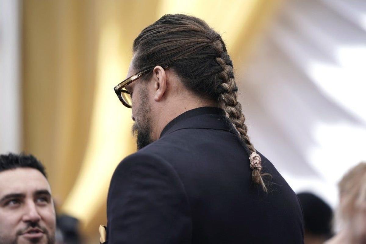 Premios Oscar 2022: Jason Momoa con trenza