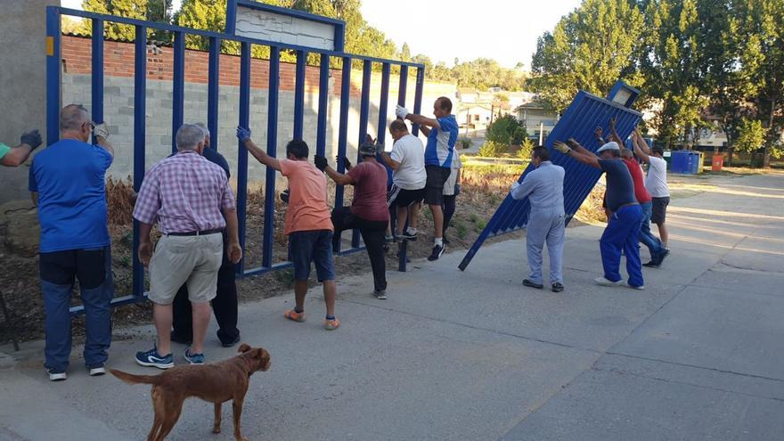 Fiestas de Venialbo: todos a una con las talanqueras