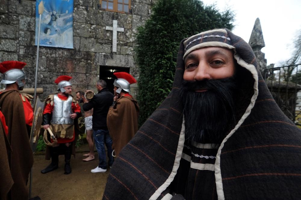 La parroquia de Paradela representa el Via Crucis y la Crucifixión, declaradas de interés turístico gallego