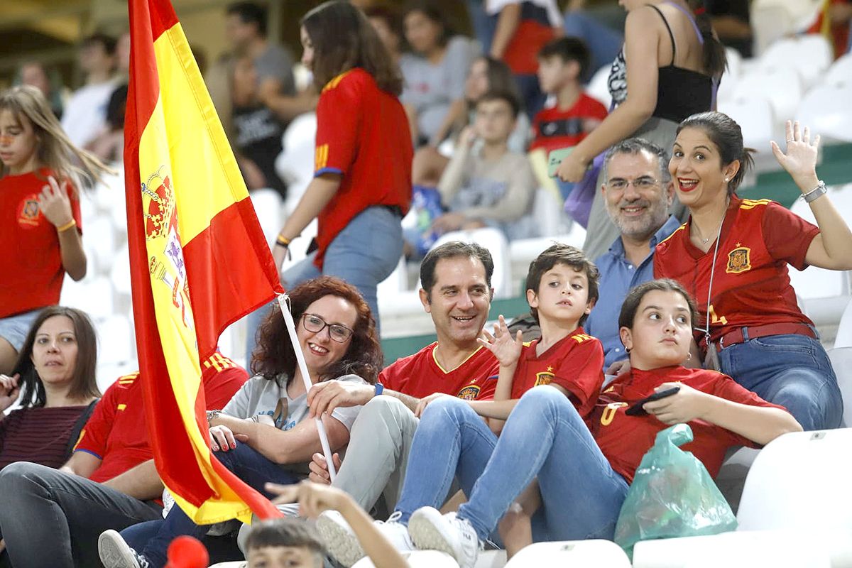 Las imágenes de la afición del España - Suecia femenino