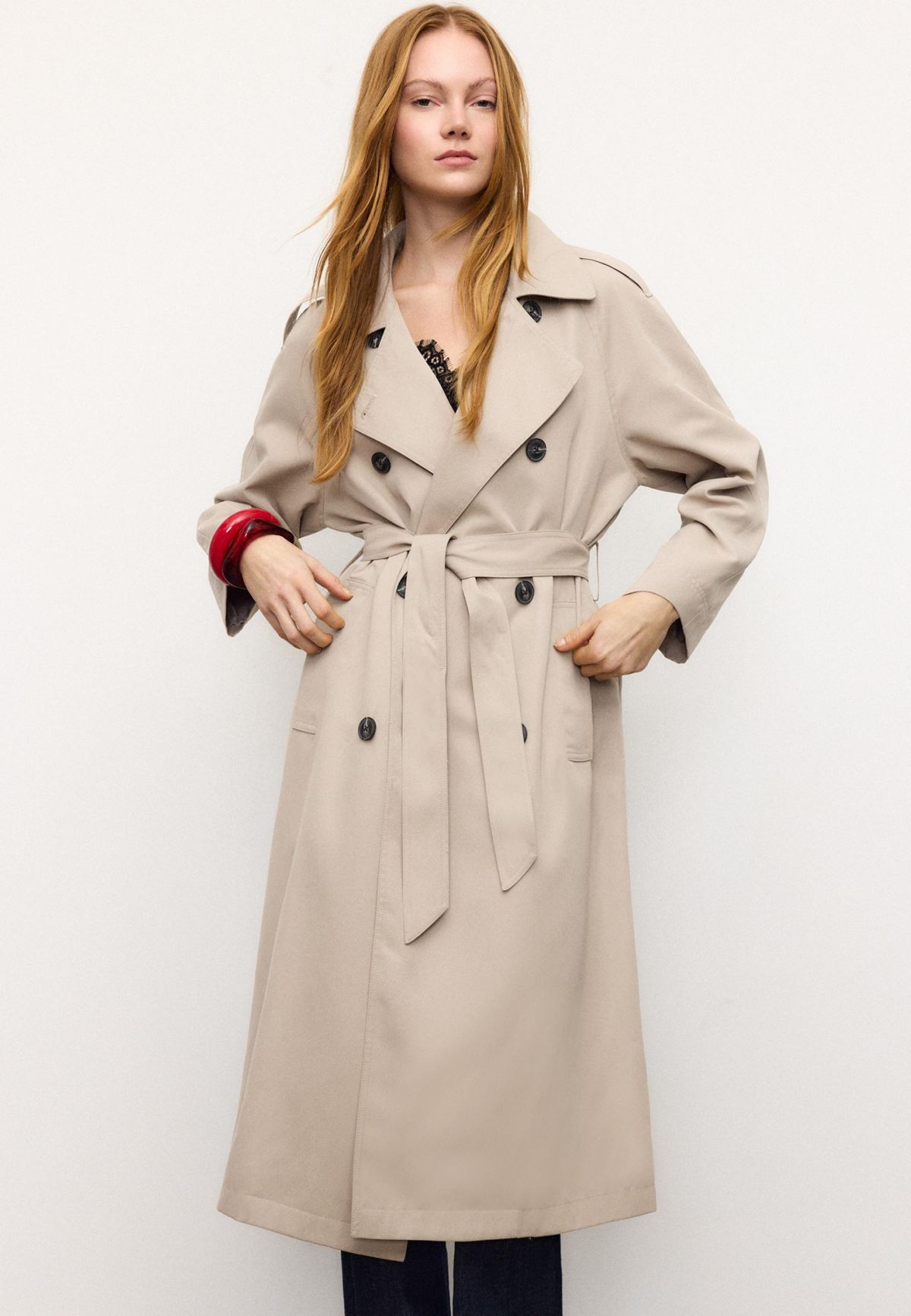 Trench larga de Stradivarius
