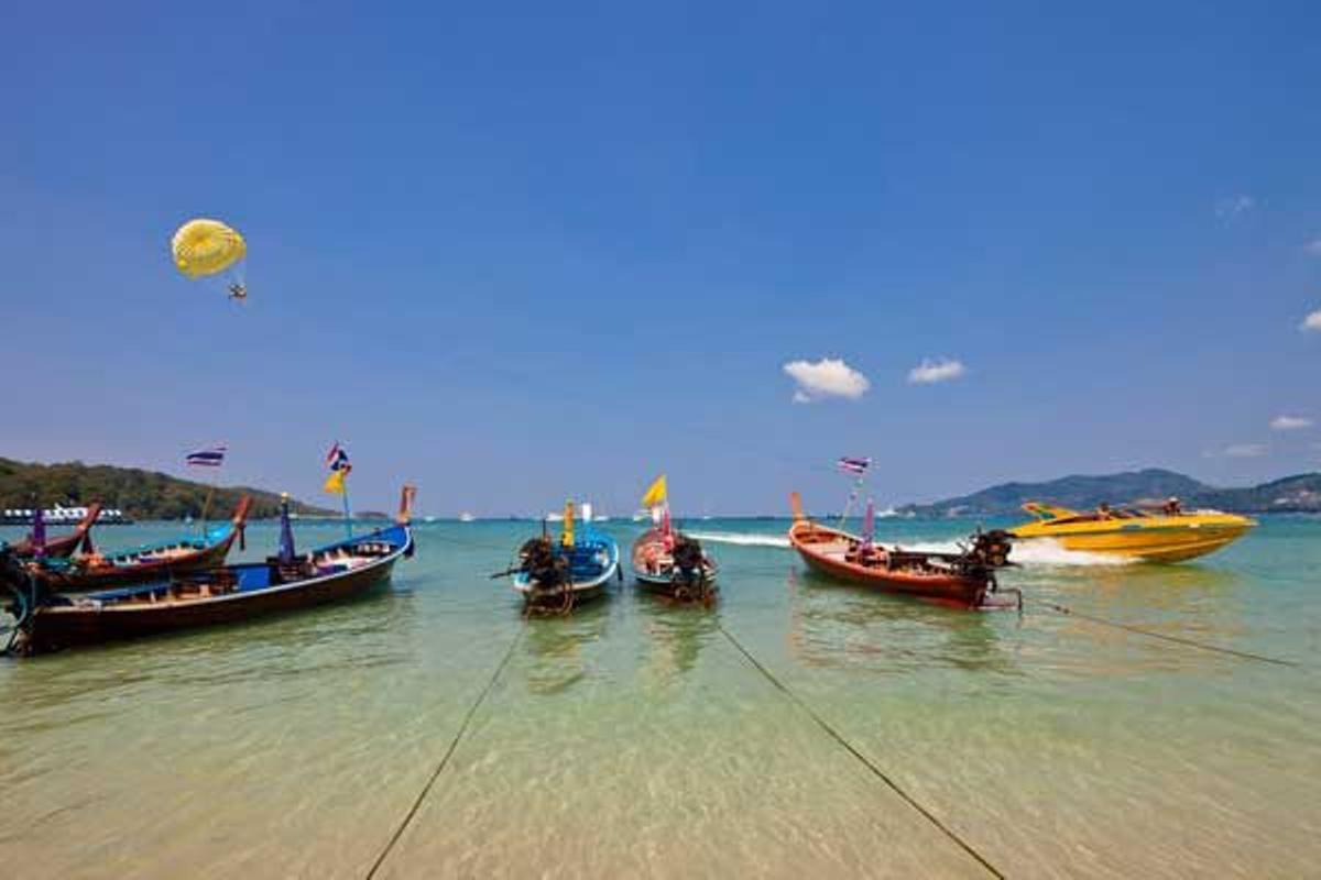 Playa de Patong, quizá la más famosa de Phuket.